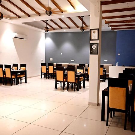 Hotel Badrika Inn Rewa Exterior photo