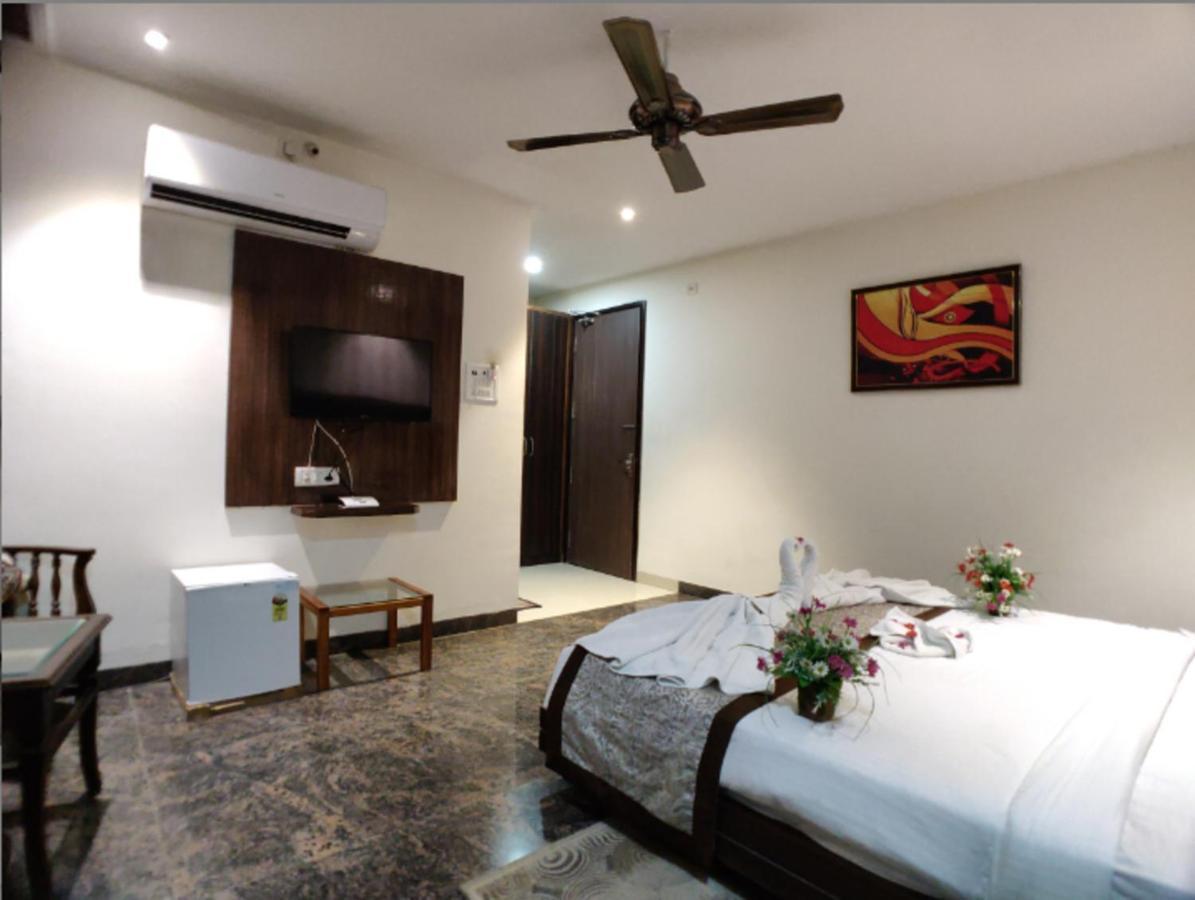 Hotel Badrika Inn Rewa Exterior photo