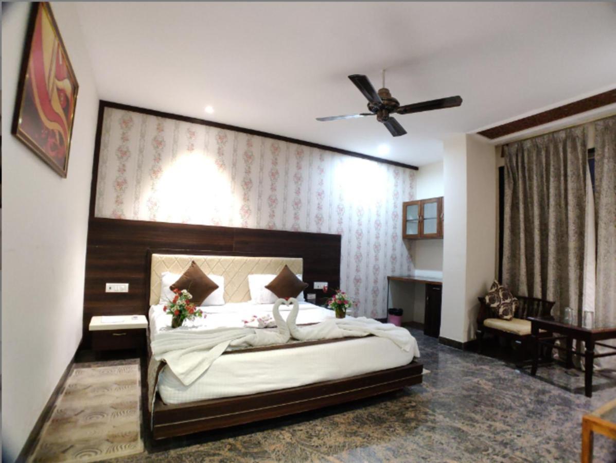 Hotel Badrika Inn Rewa Exterior photo