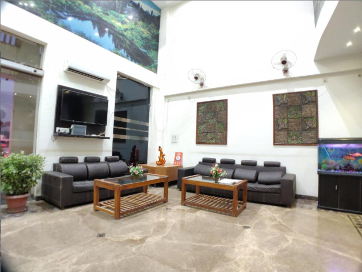 Hotel Badrika Inn Rewa Exterior photo